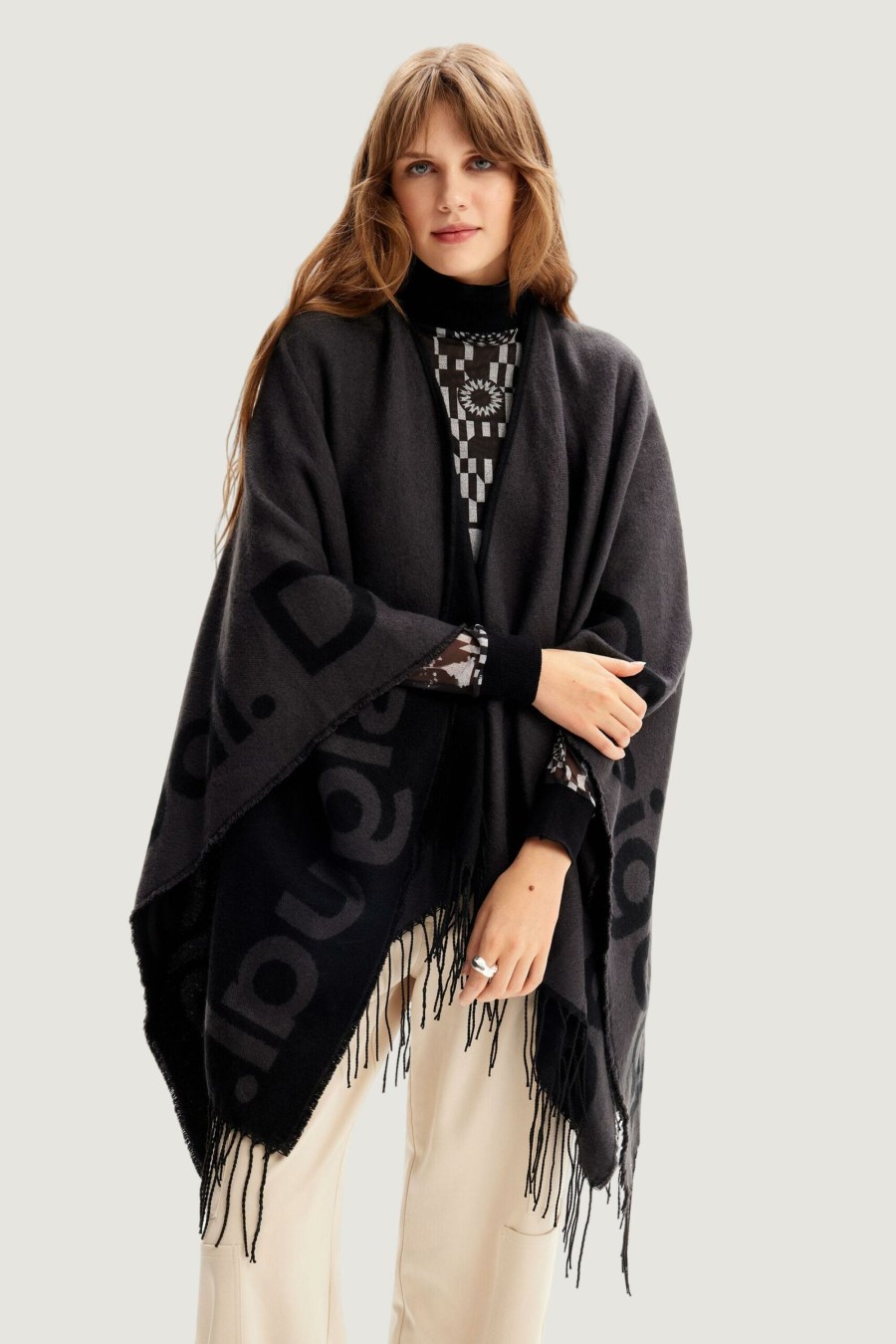 Donna Desigual | Mantella Desigual Poncho_Logo Paris Nero