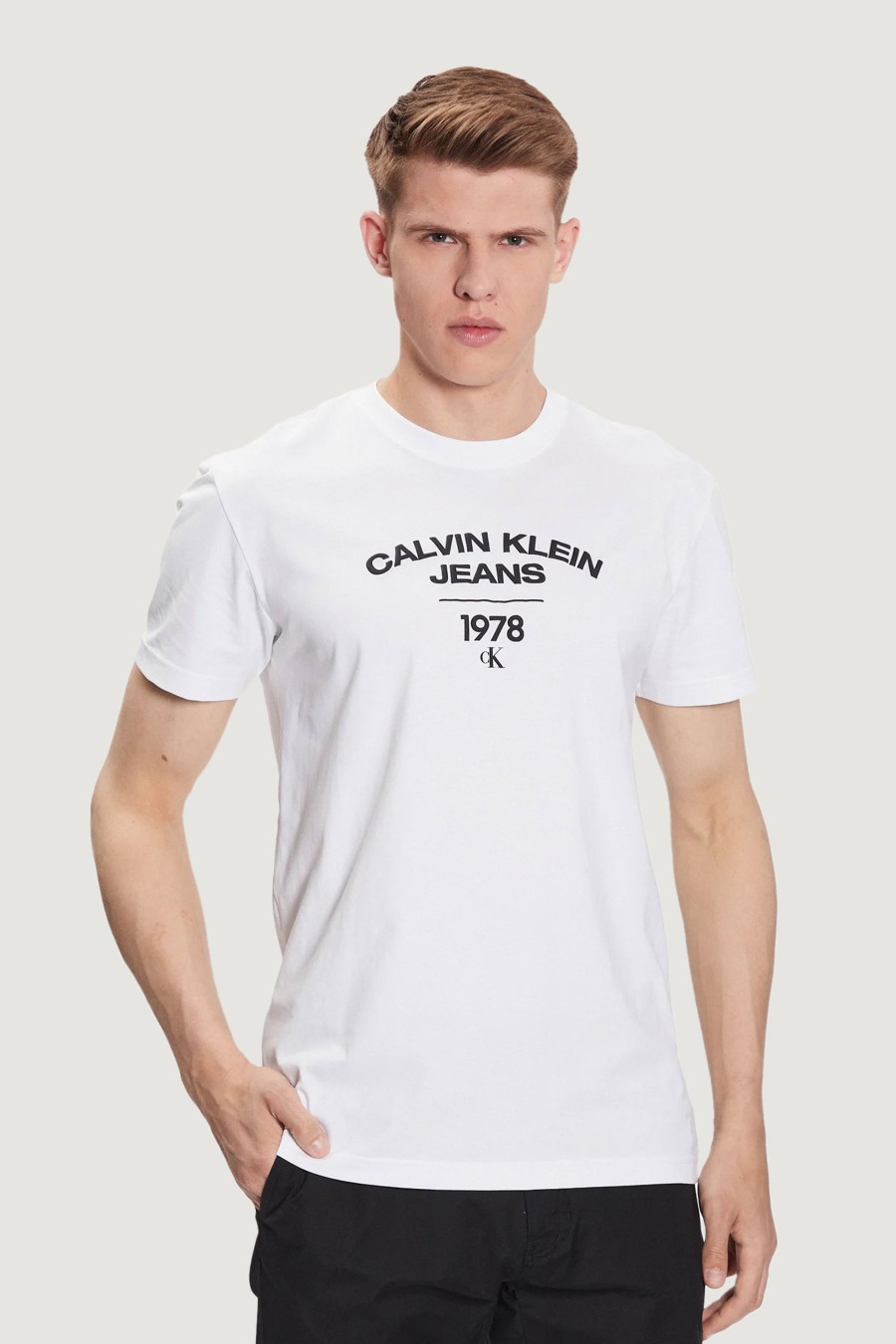 Uomo Calvin Klein | T-Shirt Calvin Klein Varsity Curve Logo T Bianco