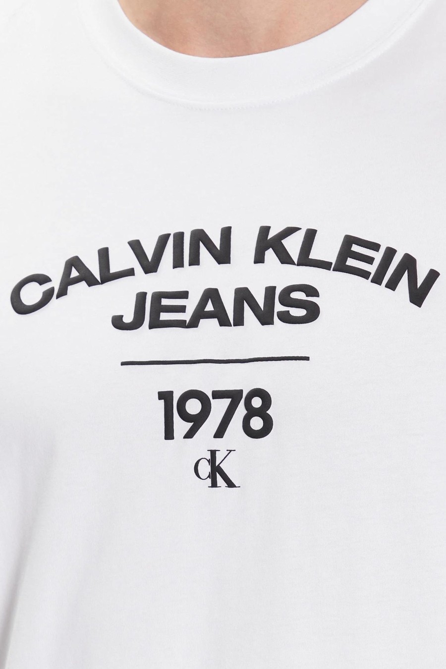 Uomo Calvin Klein | T-Shirt Calvin Klein Varsity Curve Logo T Bianco