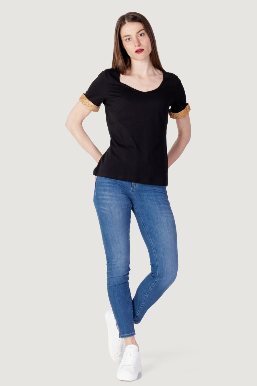 Donna Alviero Martini Prima Classe | T-Shirt Alviero Martini Prima Classe C/Risvolti Nero