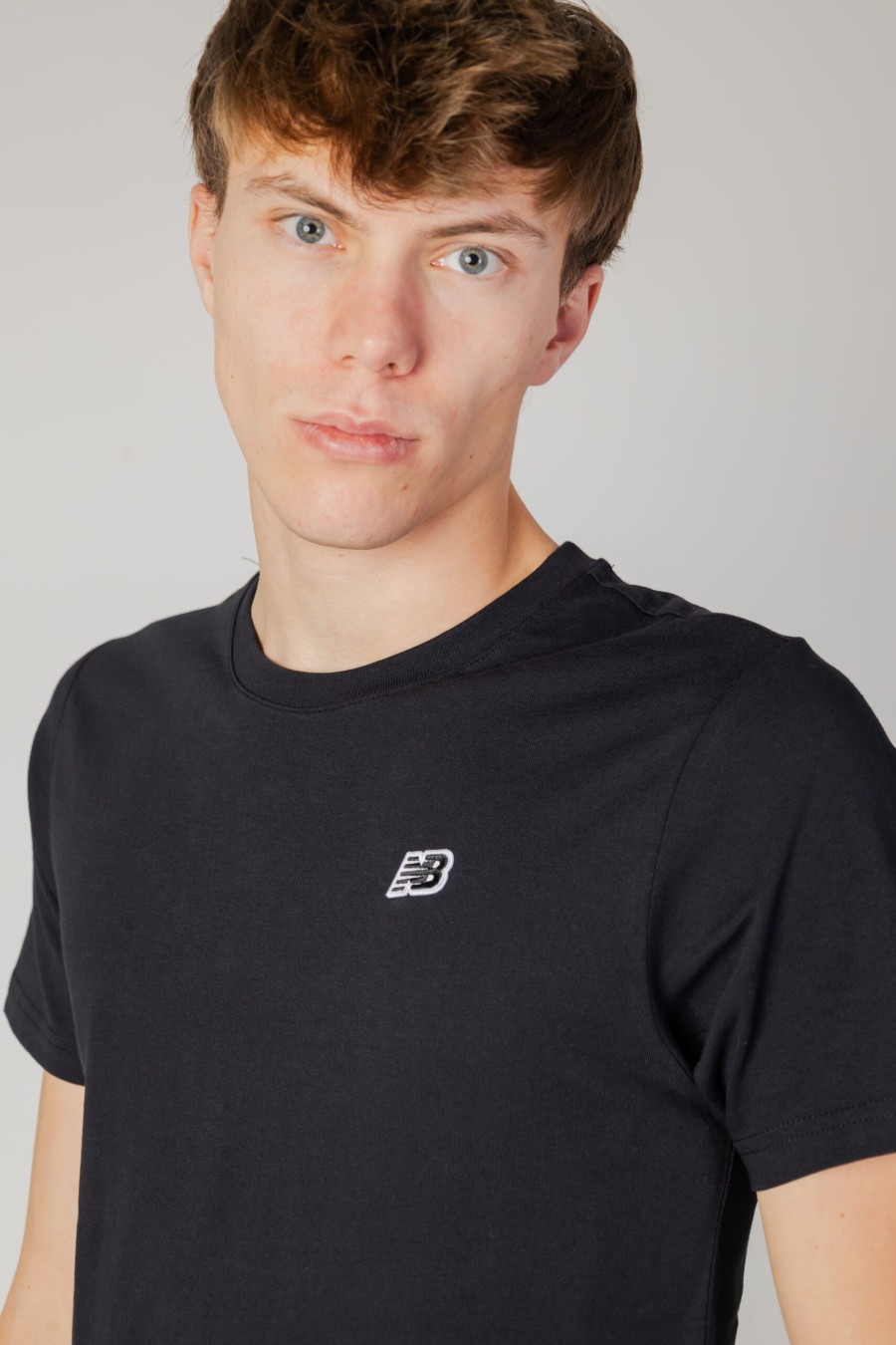 Uomo New Balance | T-Shirt New Balance 23600 Nero